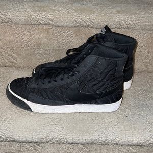 Nike Black Blazer Size 6